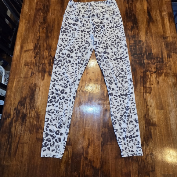Varley light grey cheetah print leggings size small, athletic wear - Picture 7 of 11